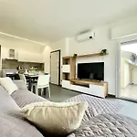 Il Relax Con Vista Mare - Free Parking, Wi-fi Apartment